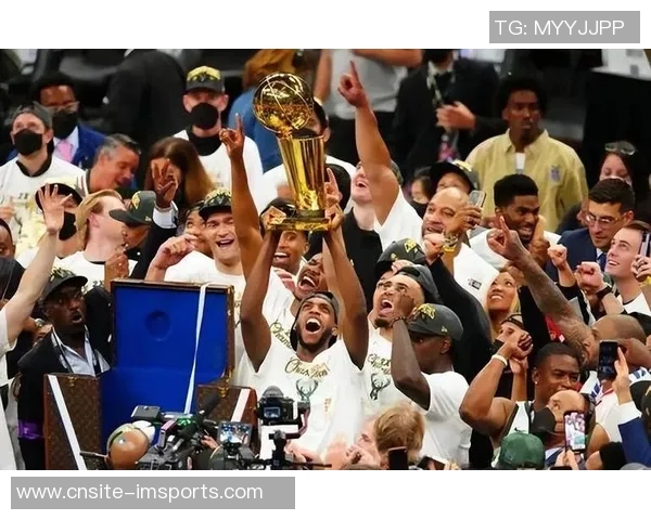 米德尔顿感慨球迷支持穿着他雄鹿22号球衣的深厚情感