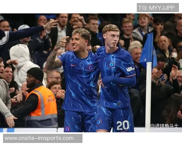 马雷斯卡分析詹姆斯后腰角色应对中场重兵布阵的挑战与对抗策略 马雷斯卡分析詹姆斯后腰角色应对中场重兵布阵的挑战与对抗策略